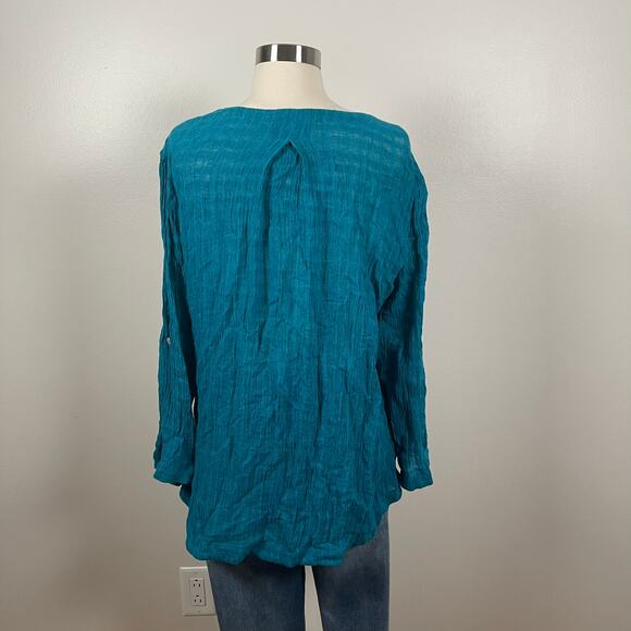 Soft Surroundings • Topanga Top in Everglade Green Gauzy Linen Cotton Blend - Picture 4 of 7